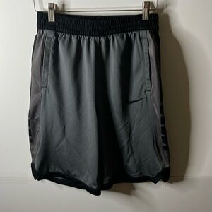 Boys NIKE DRI FIT BASKETBALL shirts gray black XL